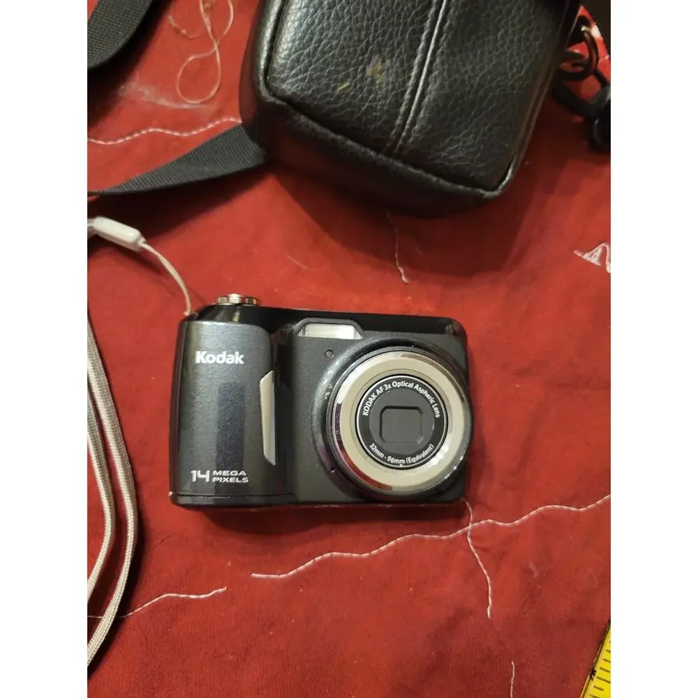 Kodak EasyShare C183 Digital Camera 14MP 3x Optical Zoom Black Point and Shoot